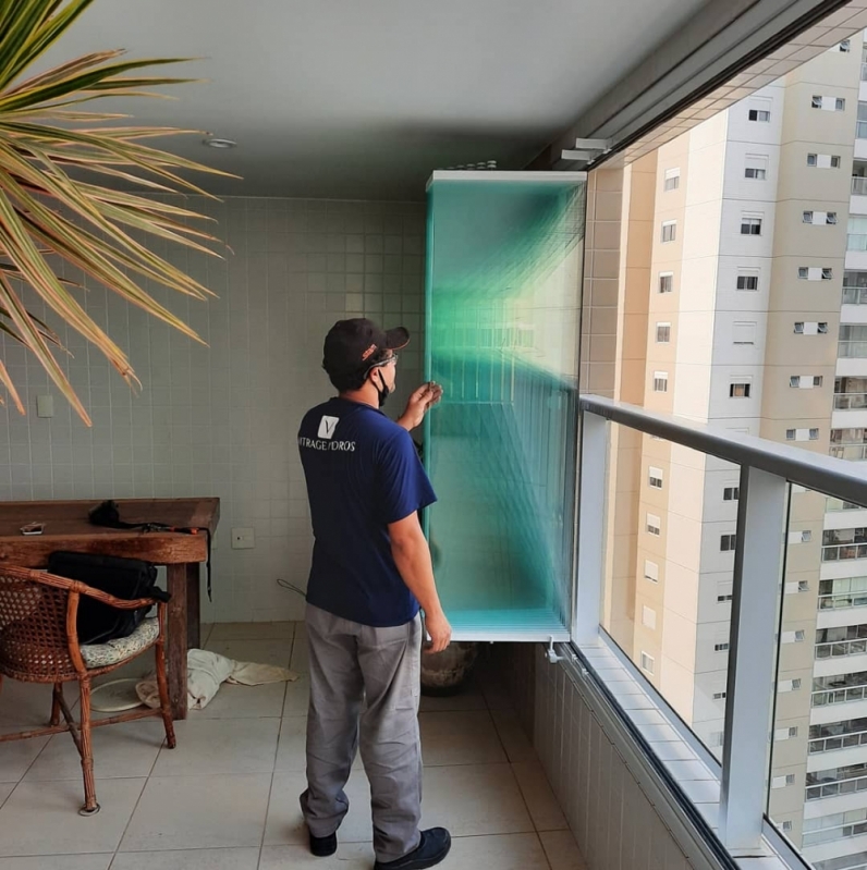 Fechamento de área Gourmet com Vidro Cotação Jardim Paulistano - Fechamento em Vidro Temperado